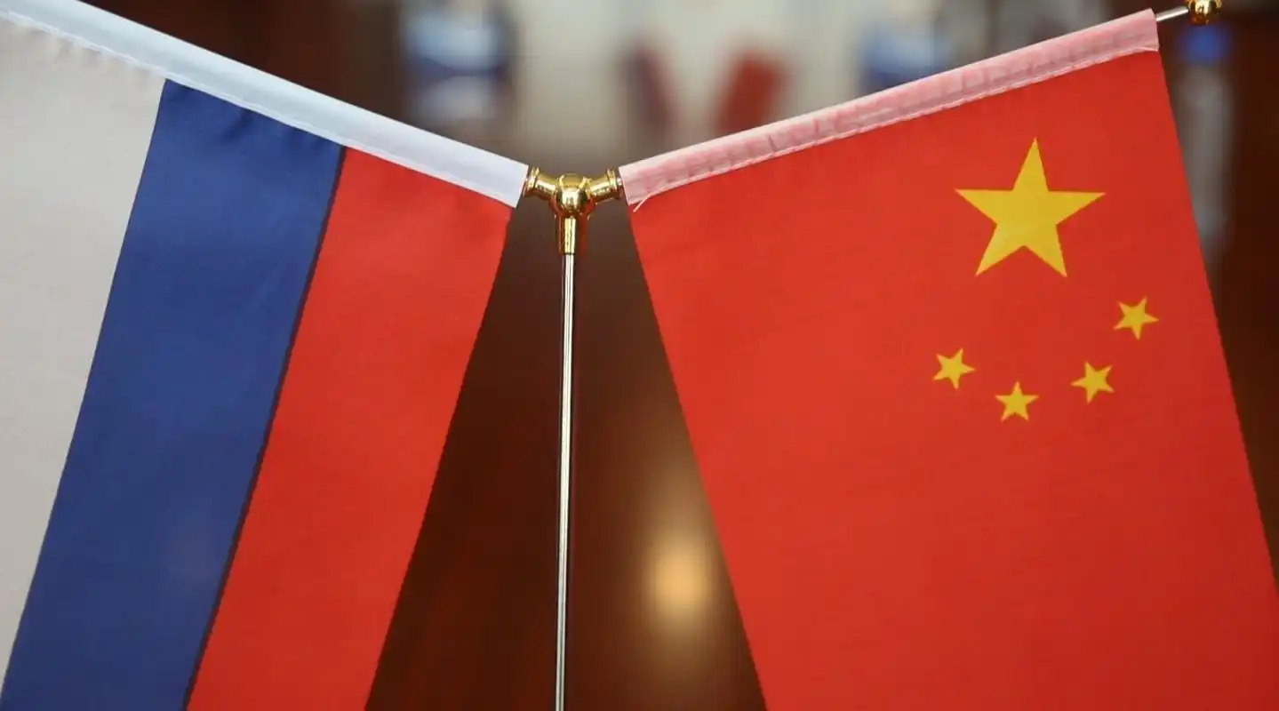 《中俄睦邻友好合作条约》促两国合作蓬勃发展