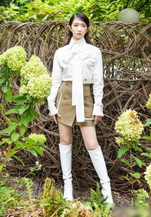 孟美岐的腿到底有多长长靴都能穿成堆堆袜女生看了怕是要自闭