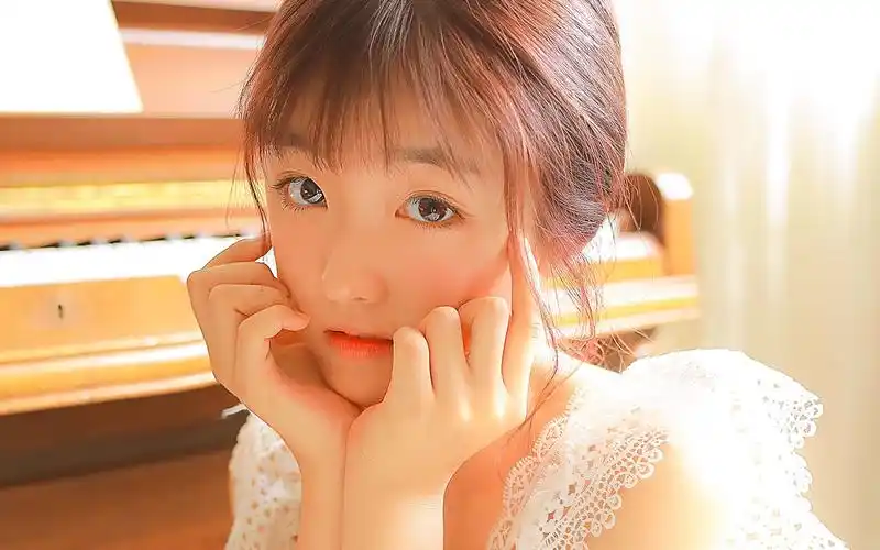 首页 桌面壁纸 甜美少女治愈系唯美高清写真图片上一张下一张查看原图