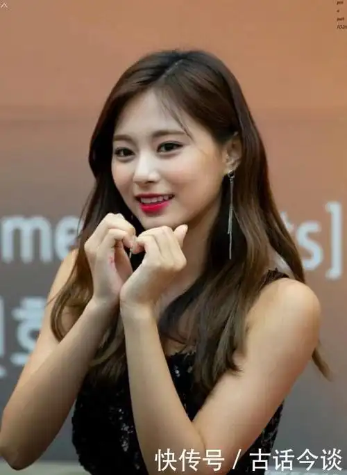 杨超越提亚太区最美面孔