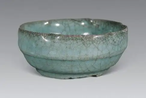 漫谈:南宋官窑青釉的冰裂,牛毛,网状釉面特征_青瓷_裂纹_纹路