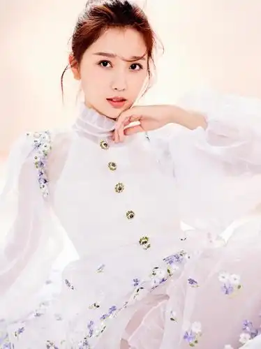 女神虞书欣:第4098期时尚潮流穿搭美图