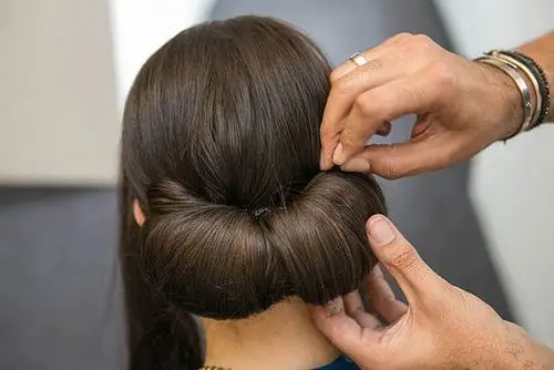 学做凯特王妃的经典高贵盘发