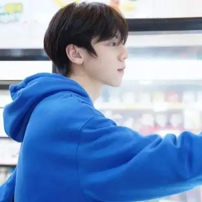 ins小清新文艺范男头小猫在午睡 地球在转圈_男生头像_我要个性网