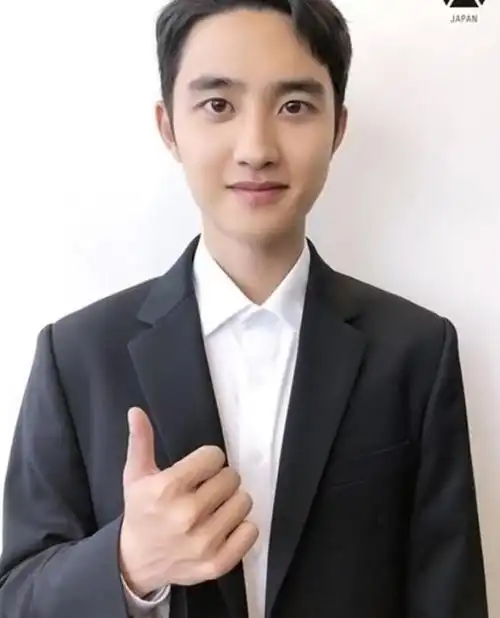 exo久违的正装照公开,黑西装搭配白衬衣,完颜团散发强大魅力_网易订阅