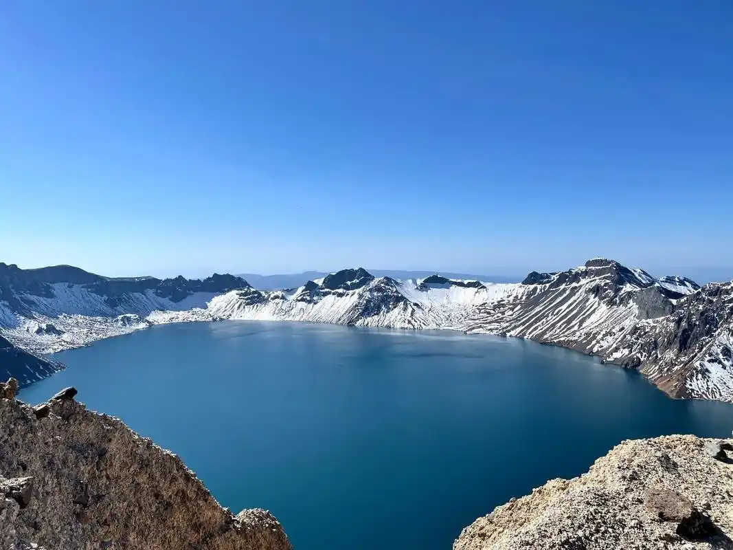 镜头里定格的每一瞬间,旅行中路过的每一风景.#长白山天池 # - 抖音