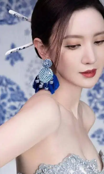 内娱颜值天花板的张萌冷艳美人魔鬼身材不愧是宅男收割机