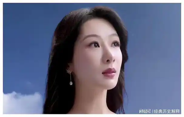 杨紫曝光未p生照片疑似整容不当引发关注惹人同情