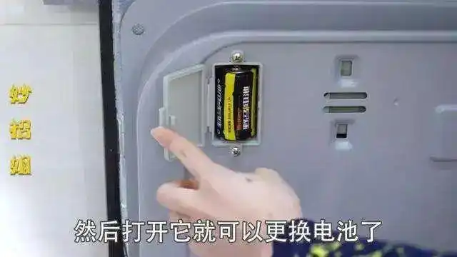 燃气灶维修燃气灶电池盒更换教程燃气灶电池多久换一次