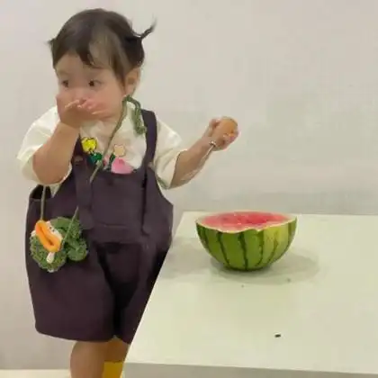 可爱萌萌哒吃货小女孩头像图片