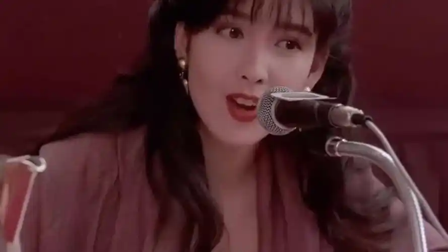 还剩150块不知道怎么花,周慧敏的话,让刘青云嗅到了爱情的味道