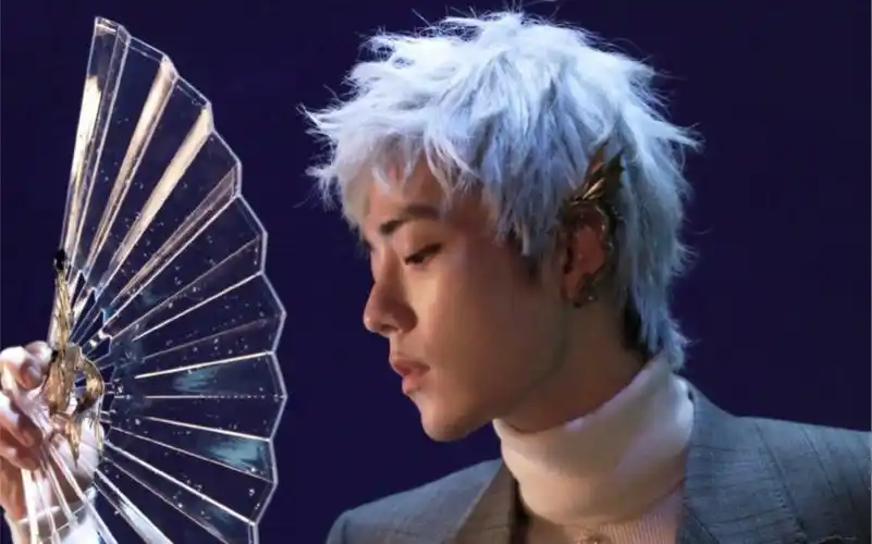 银发肖战,1005号启动,这样的机器人分我一个吧