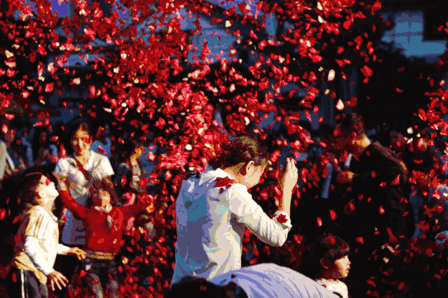 【今日头条】不要门票,只要尖叫!华曦闲鱼夜市2.0带你畅玩8月!