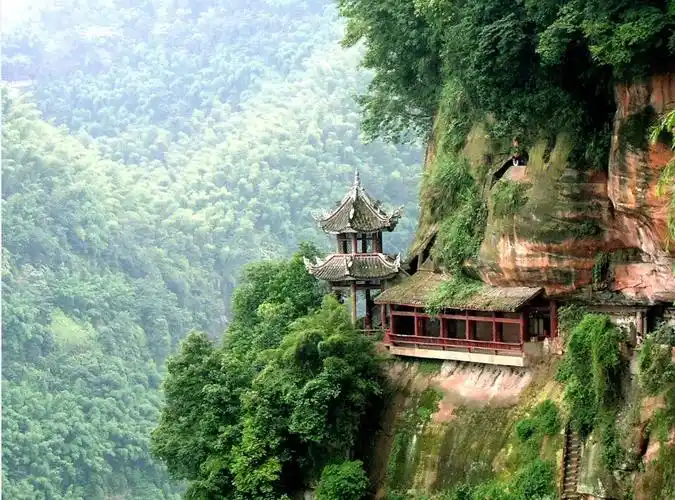 "看山就看张家界,看水就看九寨沟"张家界国家森林公园是国家5a级景区