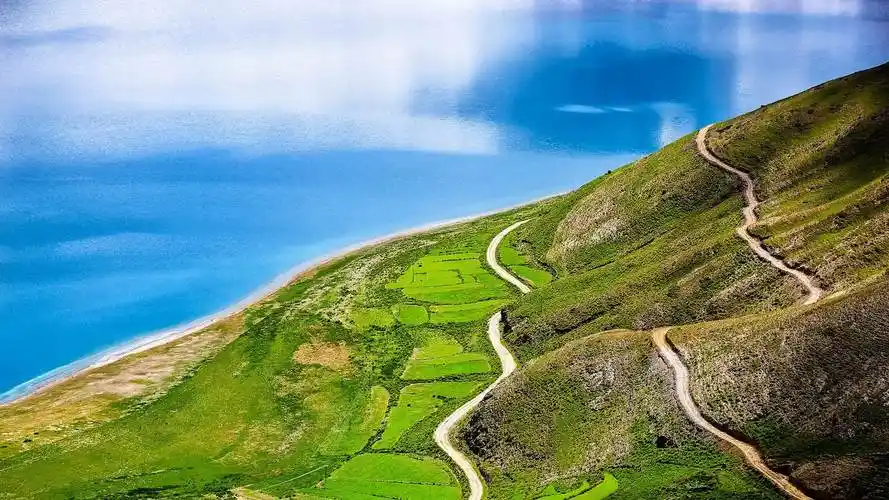 旅游放松心情用眼睛享受风景