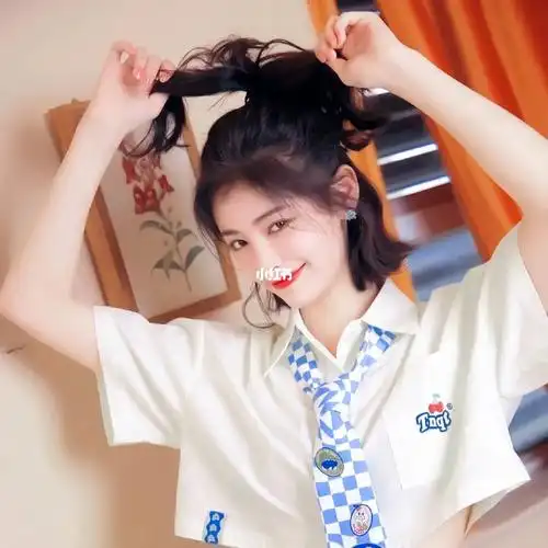 最近发现了一组kiki许佳琪的头像!许佳琪真的好有元气呀!