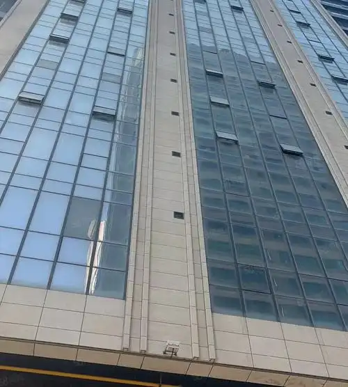 二加一格局 精装全配 特价49每平,西安高新区二环南路西段新世纪大厦