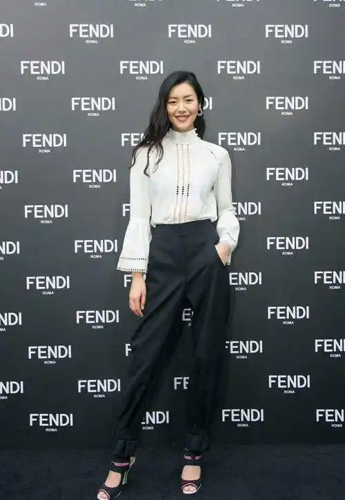 身高超175的11位女星,个个"鹤立鸡群",根本不需要谎报身高