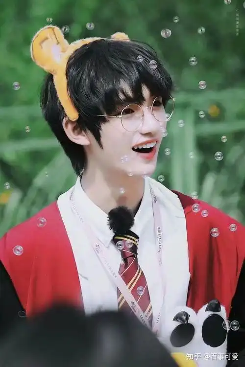 能分享一些tnt七个人的帅照吗