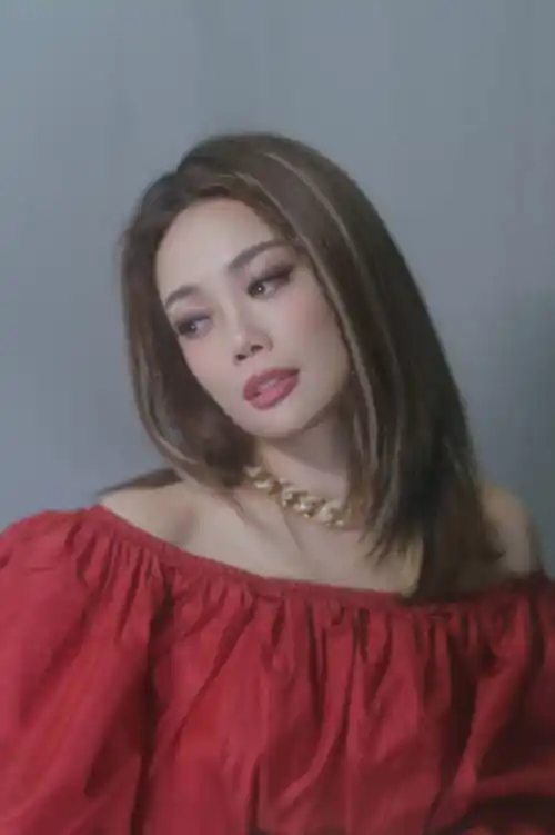 容祖儿《为歌而赞》演唱《初恋》 甜蜜氛围梦回港风年代