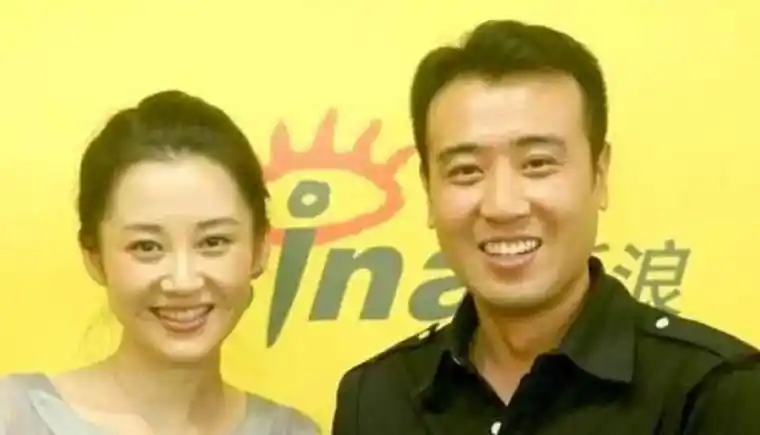 经过这件事后,于和伟对宋林静终于大胆起来,两人很快走到谈婚论嫁的地