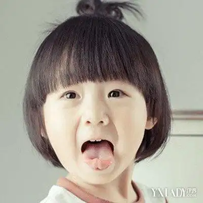 可爱十分的小女孩短发发型,清爽又洋气呢!整齐的刘