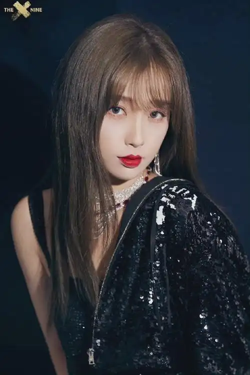 虞书欣暗黑机能套装释出今晚的舞台真的好惊艳