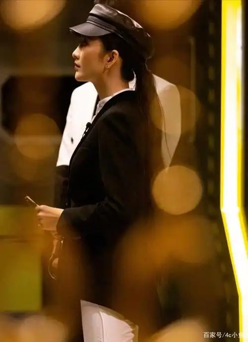 成熟又漂亮的知性女演员王鸥