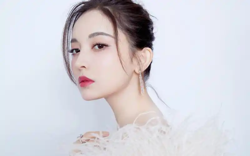 古力娜扎性感柔美写真桌面壁纸