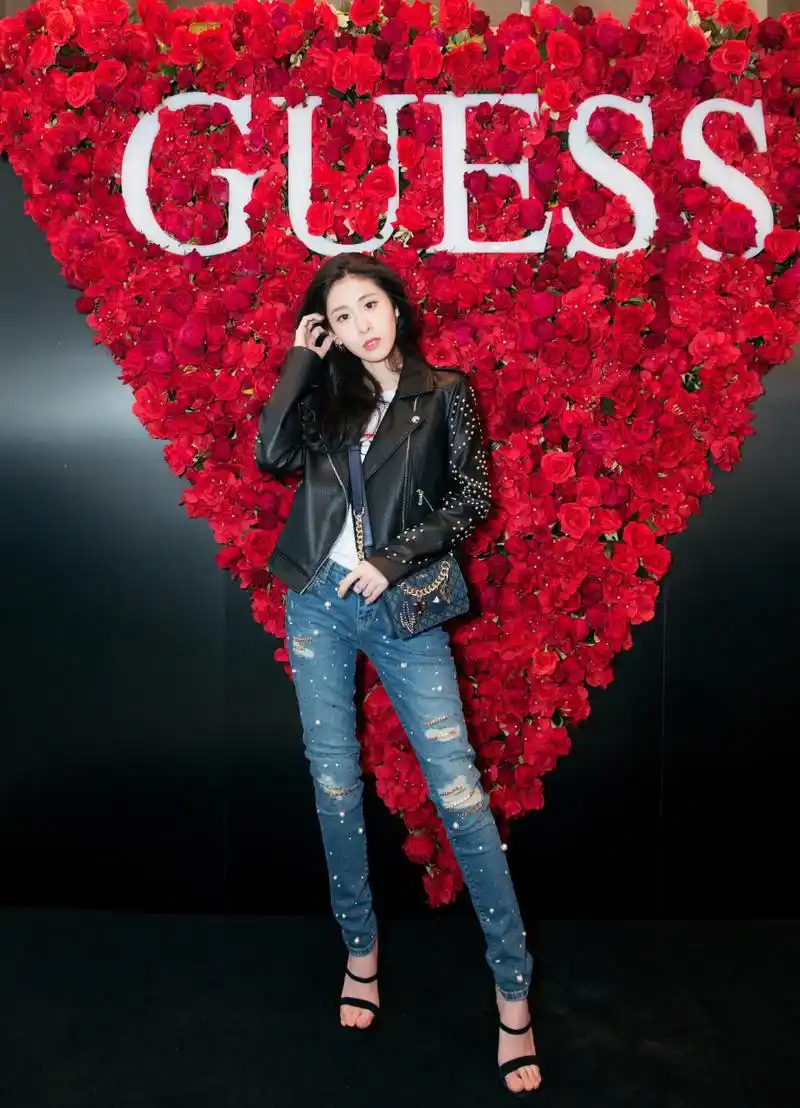 张碧晨  白嫩玉足合集[抠鼻]