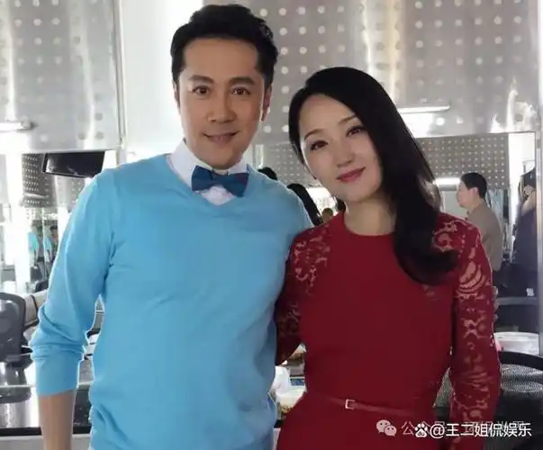 她是蔡国庆妻子,长这么漂亮,难怪一直不肯不公开,真是金屋藏娇