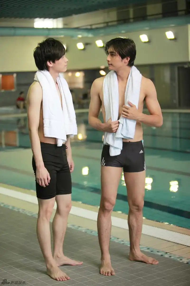 组图:《幸福最晴天》剧照曝光 三大帅哥半裸出镜_高清图集_新浪网