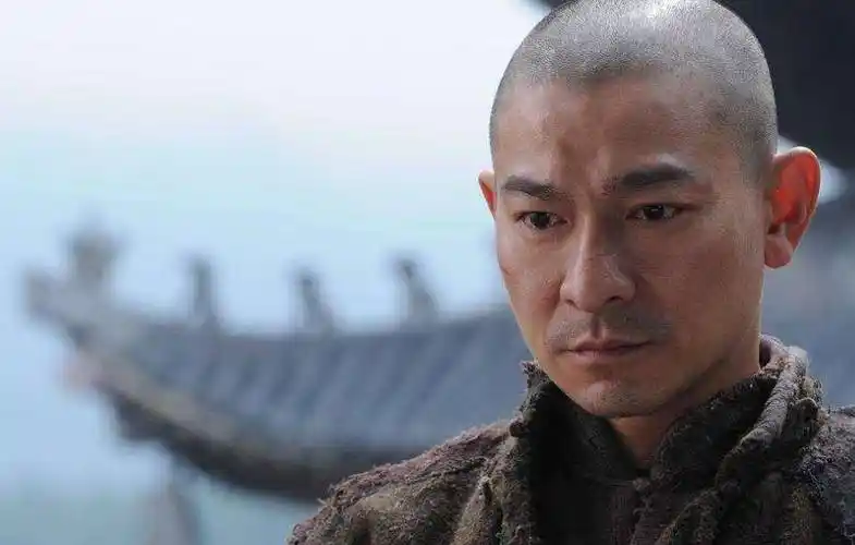 男星剃光头,鹿晗69分,张卫健95分,刘德华99分,最后一位200分_造型