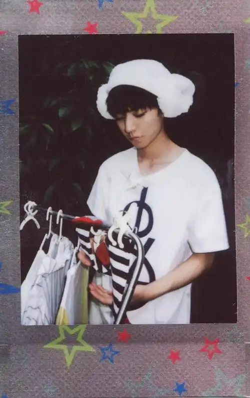 王俊凯拍立得合集来啦 来看可爱男孩的日常吧