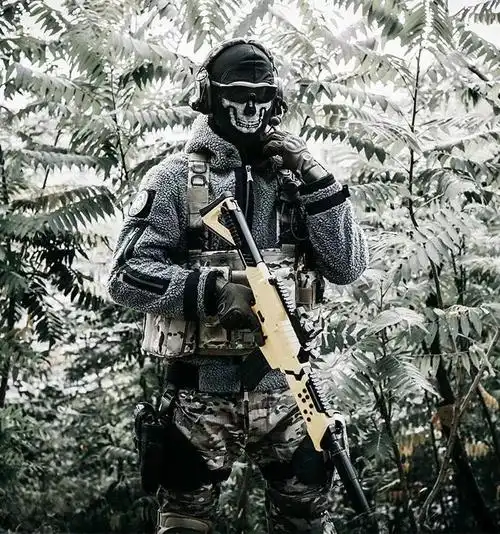 使命召唤6中那个戴骷髅面罩的幽灵为何人气这么高