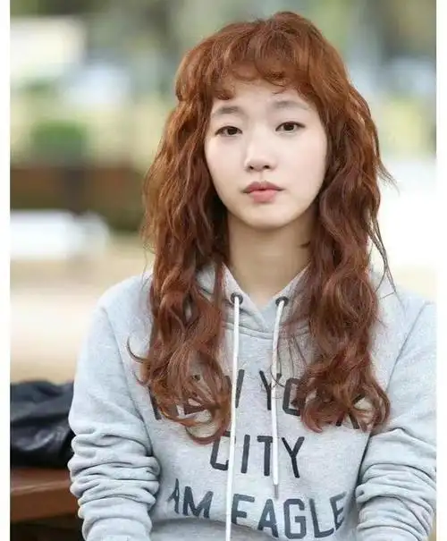 想尝试烫头发来看看法式蛋卷烫适合什么样的女生