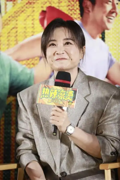 100斤换42亿票房,贾玲赚了还是亏了,这是一个备受关注的问题