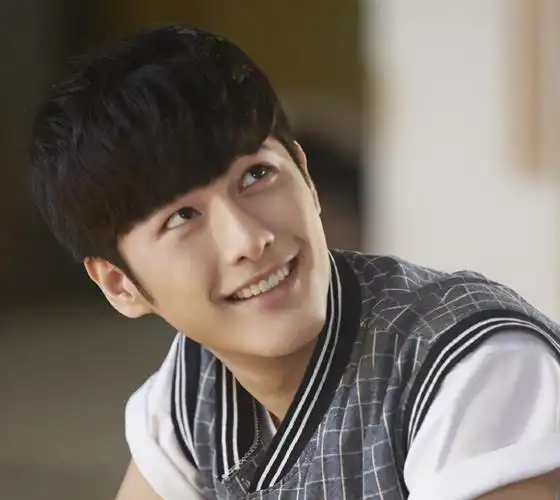 朱梓骁谎称刚刚离婚,没工作去工地搬砖,过气可以"糊"作非为吗?