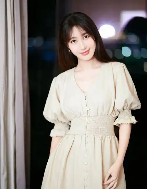 李菲儿气质惊艳!