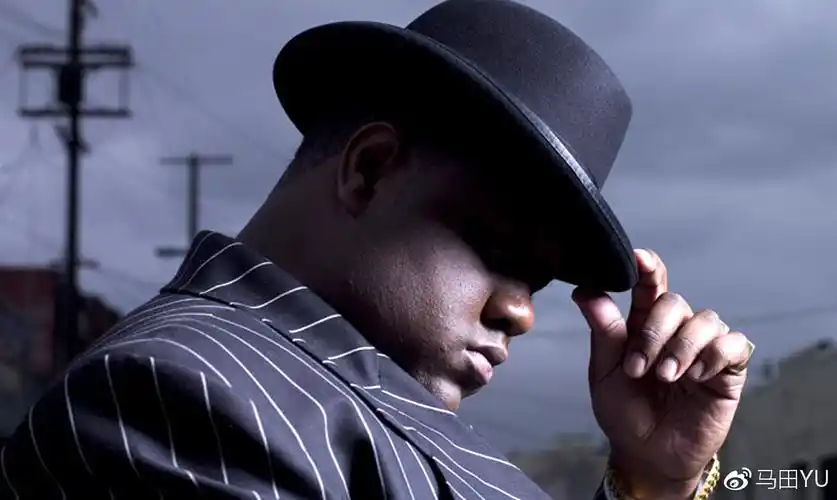 再加上2pac这位天王级别的说唱巨星,西海岸匪帮在80年代将东海