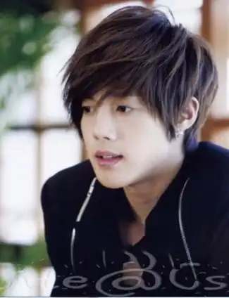 男生碎刘海发型 小清新耍帅必备发型 男生碎发