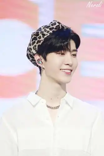 如玉山上行,光映照人——范丞丞笑容合集