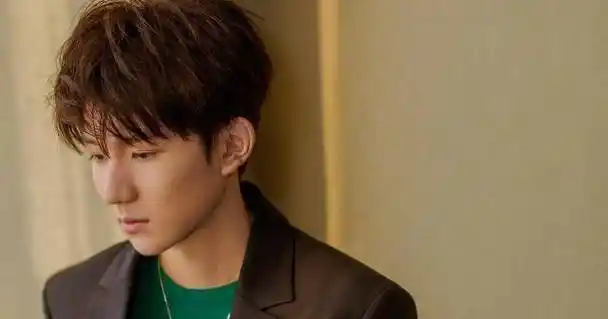 19岁王源亲身经历告诉你:欲戴王冠,必承其重_公众人物_孩子_生活