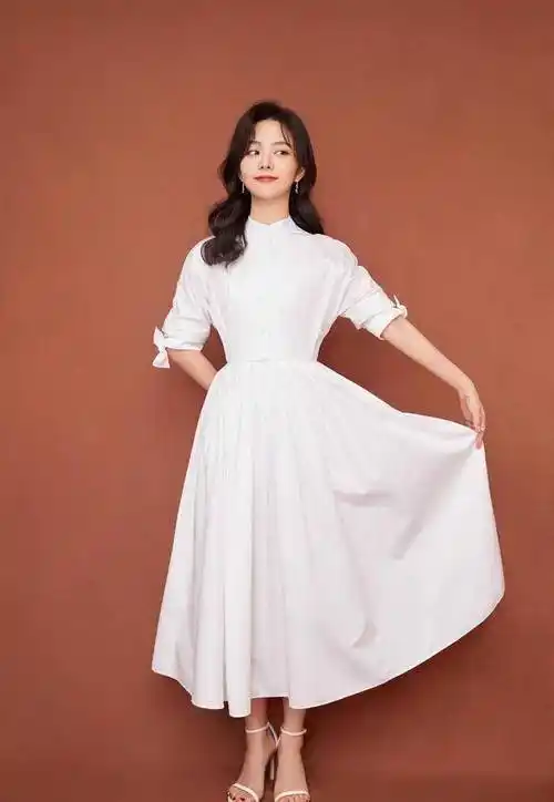 原创谭松韵到底要多嫩穿bm风短上衣配牛仔短裤高扎丸子头像高中生