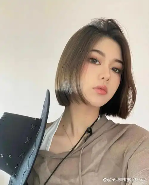 简单迷人冷艳短发,首选干练简约一刀切,唯美好打理,完美修饰发际线和