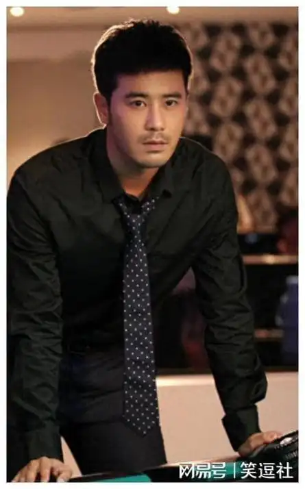 娶了"摇滚女神"谭维维,生下一儿一女,陈亦飞的生活如今怎么样