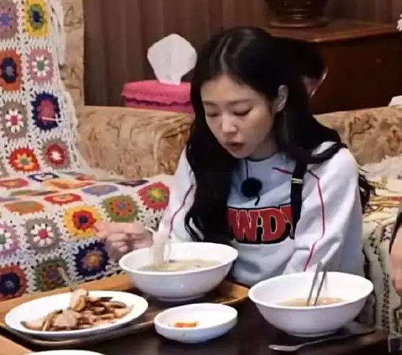 jennie综艺##jennie仪态