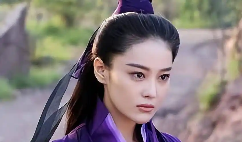 即使在《神雕侠侣》,他的李莫愁在各个方面都碾压了陈妍希的小龙女