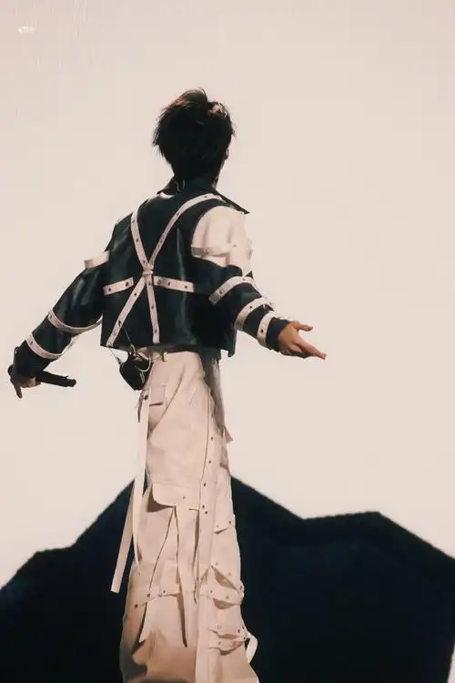 刘耀文叁重楼暨出道四周年演唱会