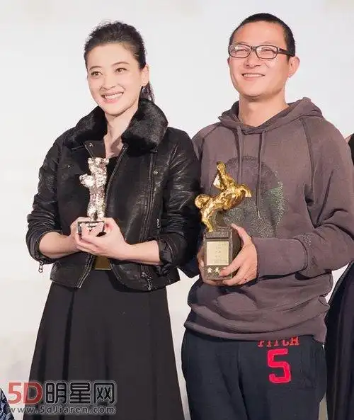 梅婷现任70岁老公曾剑个人资料年龄 梅婷家庭背景及香港豪宅